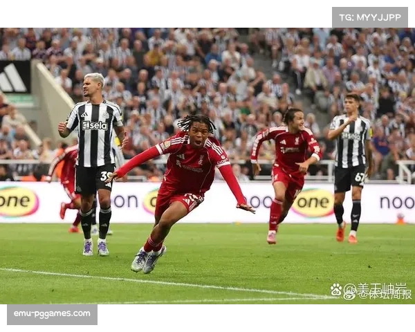 奥格斯堡客场3-2沃尔夫斯堡，点射绝平+补时绝杀